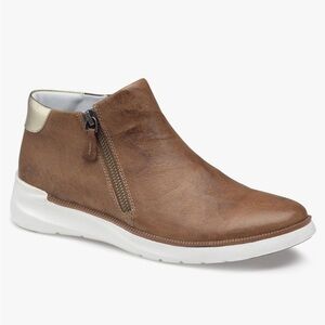 Johnston & Murphy Cognac Washed Sheepskin Ladies Booties